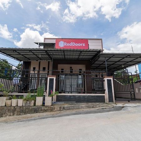 RedDoorz Syariah at D'Ostha Residence Bukittinggi Bagian luar foto