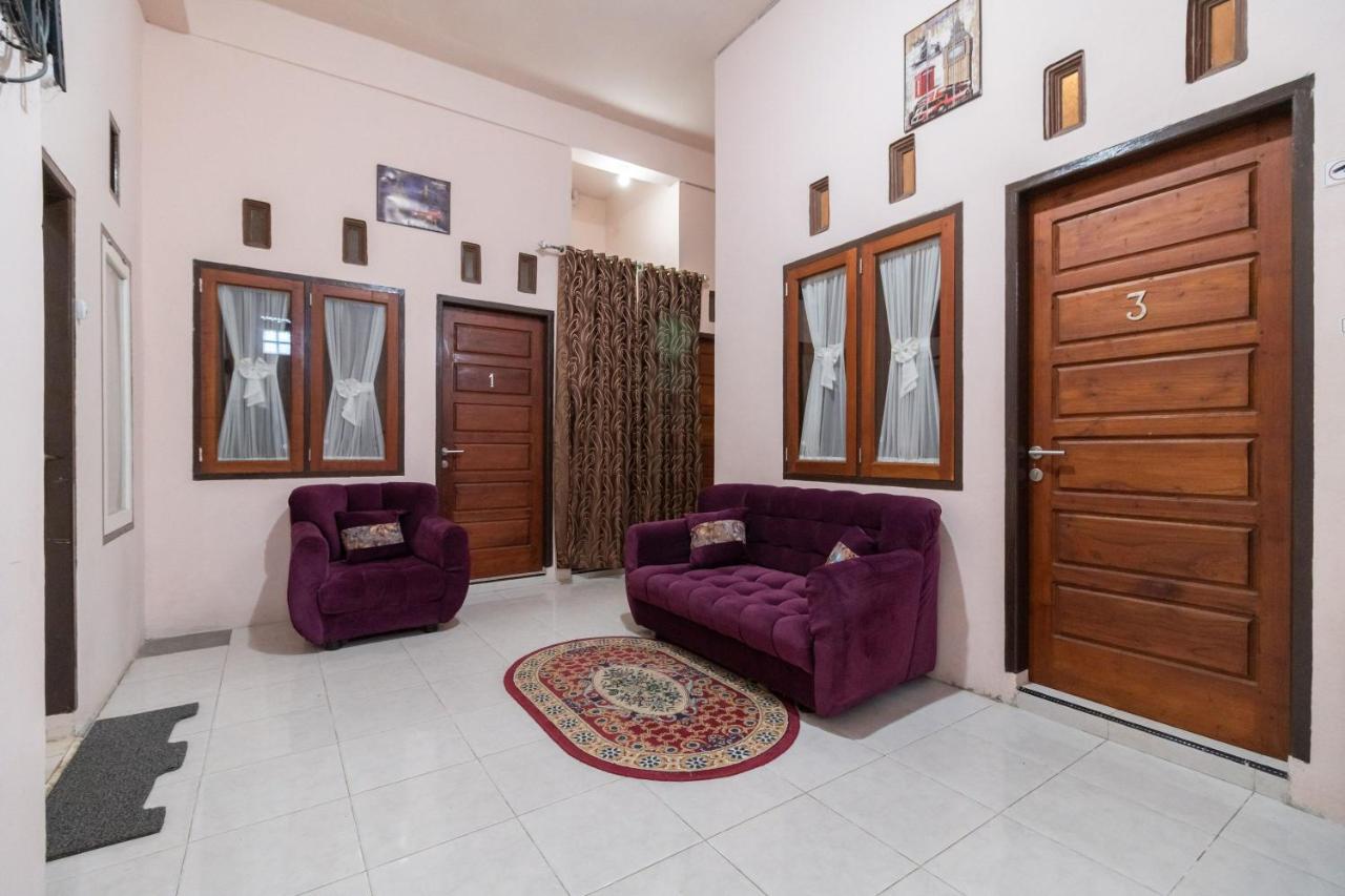 RedDoorz Syariah at D'Ostha Residence Bukittinggi Bagian luar foto